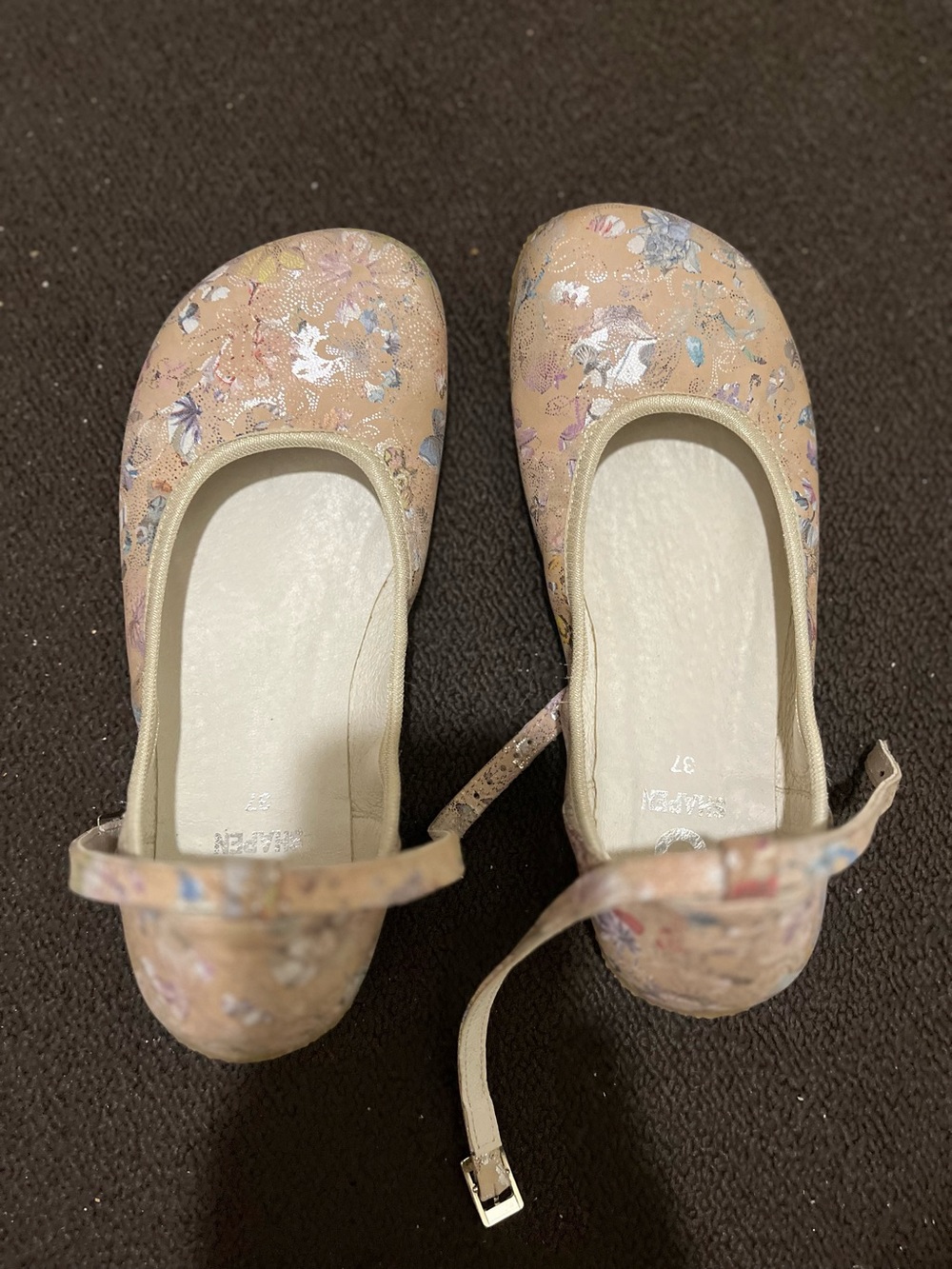 37 shapen wide tulip flats barefoot